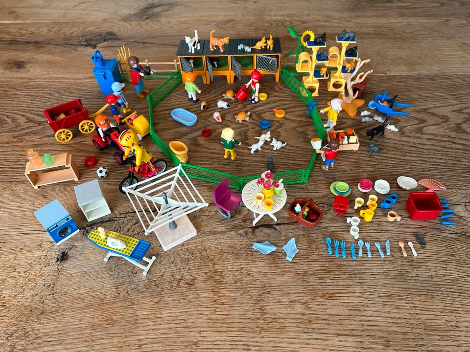 Playmobil Riesen Set an Kinderzimmer, Streichelzoo, wäschesalon in Ubstadt-Weiher