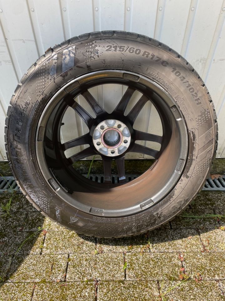 4 Winterreifen auf Alu-Felgen Marke "Dezent TZ" 215/60R17C in Essen