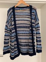 Strickjacke Benetton Gr. XS ungetragen NEU Hessen - Eltville Vorschau
