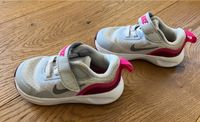 Mädchen Turnschuhe Nike, 22 Bayern - Fahrenzhausen Vorschau