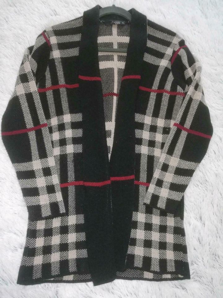 Strickjacke Cardigan Gr. M in Cadolzburg