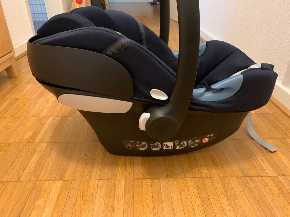 Babysitz Auto (Cybex Anton M i-size) in Centrum