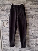 Mom fit Jeans gr 32 h&m schwarz neuwertig Nordrhein-Westfalen - Geseke Vorschau