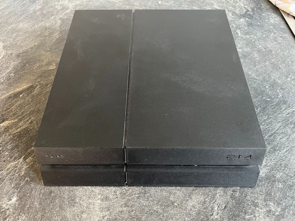 PlayStation 4 1tb SSD + 2 Controller in Euskirchen