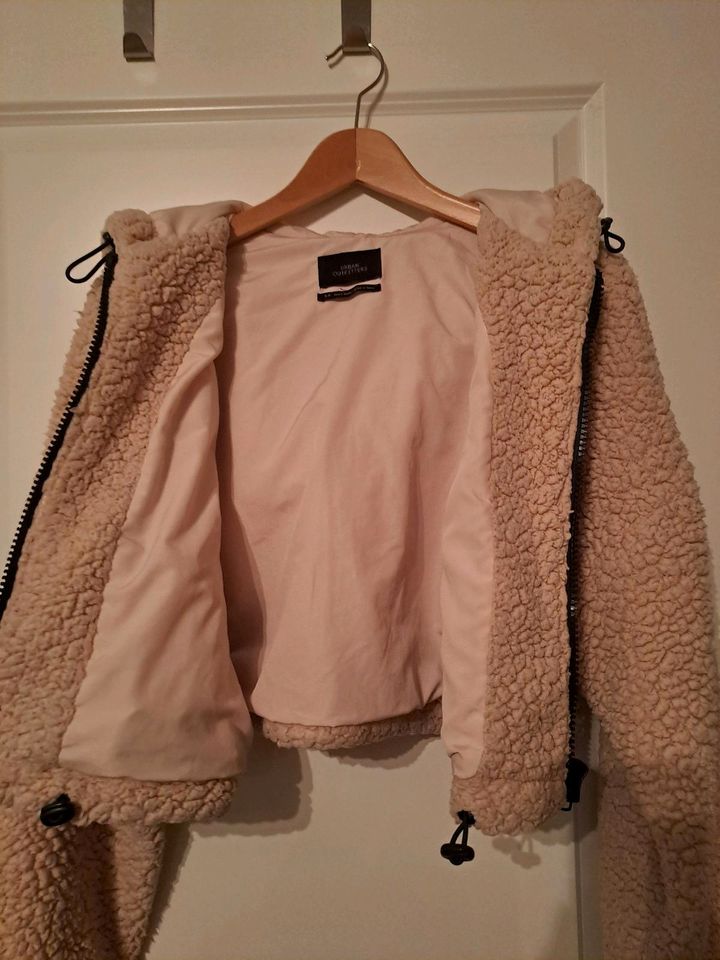 Jacke, Teddyjacke Crop Y2K Streetwear Style, Urban Outfitters, XS in Soltau