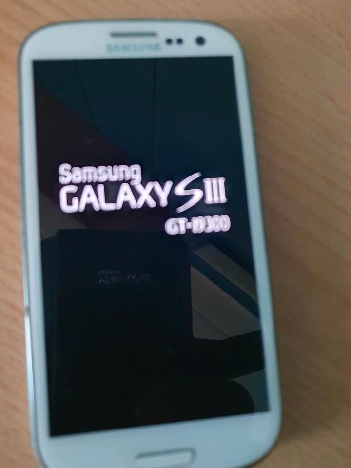 Samsung Galaxy S3 weiß  Gut erhalten in Saterland