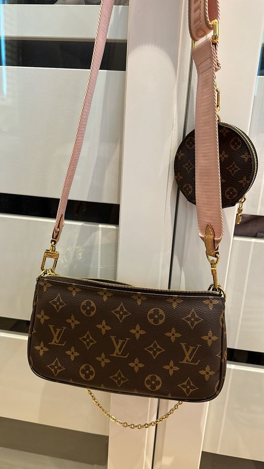 Louis Vuitton Multi Pochette in Berlin