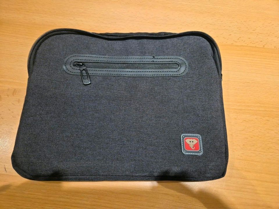 Tablet Tasche, neu, für Tablets bis ca. 12 Zoll Display. in Hasselroth