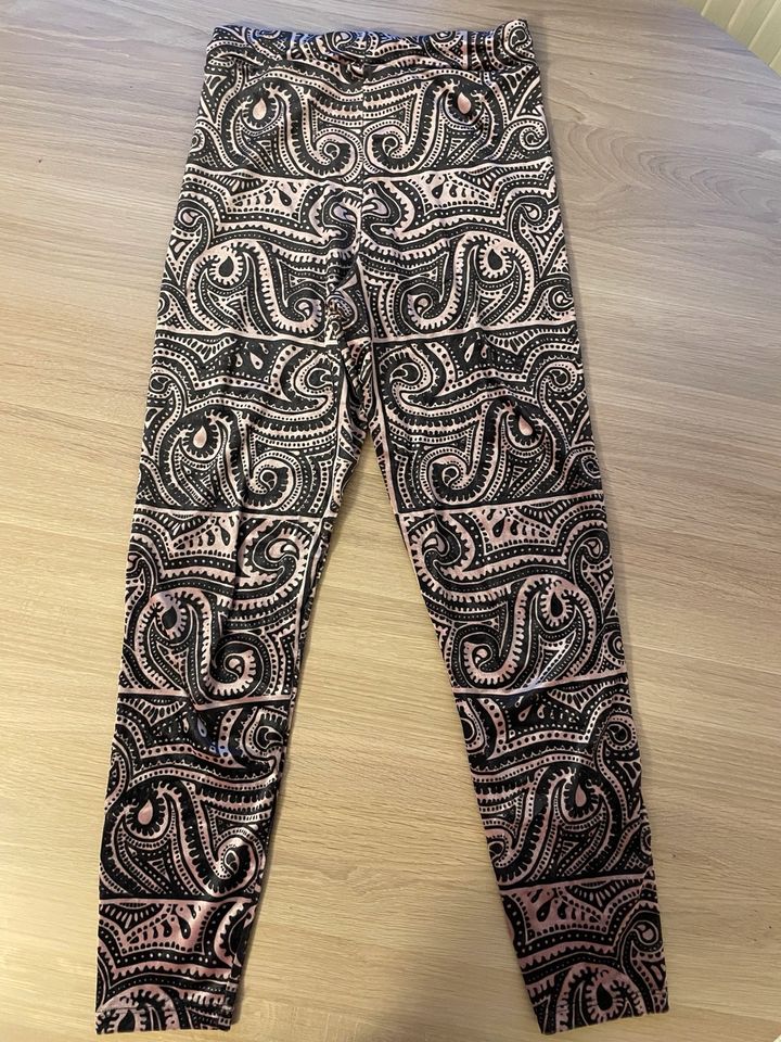 Leggings Yoga rosa schwarz S 36 Muster Ethno in Berlin