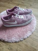 Rosa Nike Schuhe Thüringen - Waltershausen Vorschau