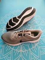 *Brandneue*  Nike Knackige Downshifter 44,5 Sportschuhe Hessen - Naumburg  Vorschau