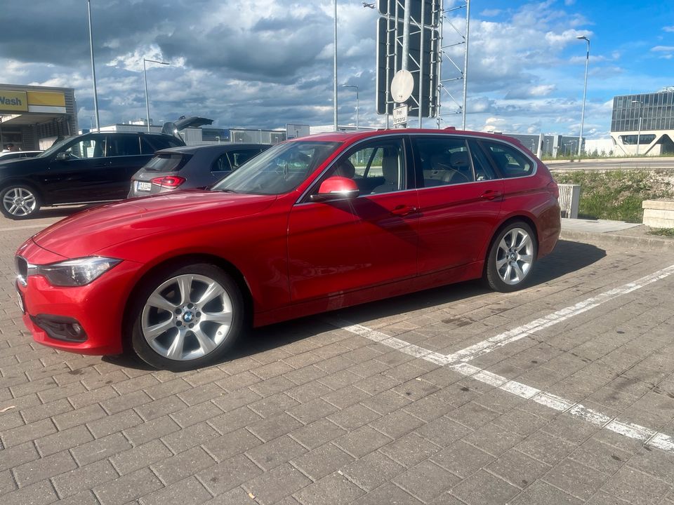 BMW 320D Touring -Automatik Navigation TÜV F31 in Neufahrn