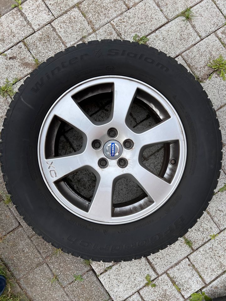 4x Winter Komplettautoreifen Orig 17“Alu Felge Volvo/ BF Goodrich in Rostock