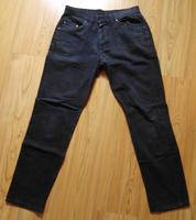 Mustang Jeans schwarz Größe 44 Hessen - Schöffengrund Vorschau