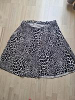 Sommer Rock Vokuhila Umstandsrock curvy schwarz weiß xxl 44 Hessen - Marburg Vorschau