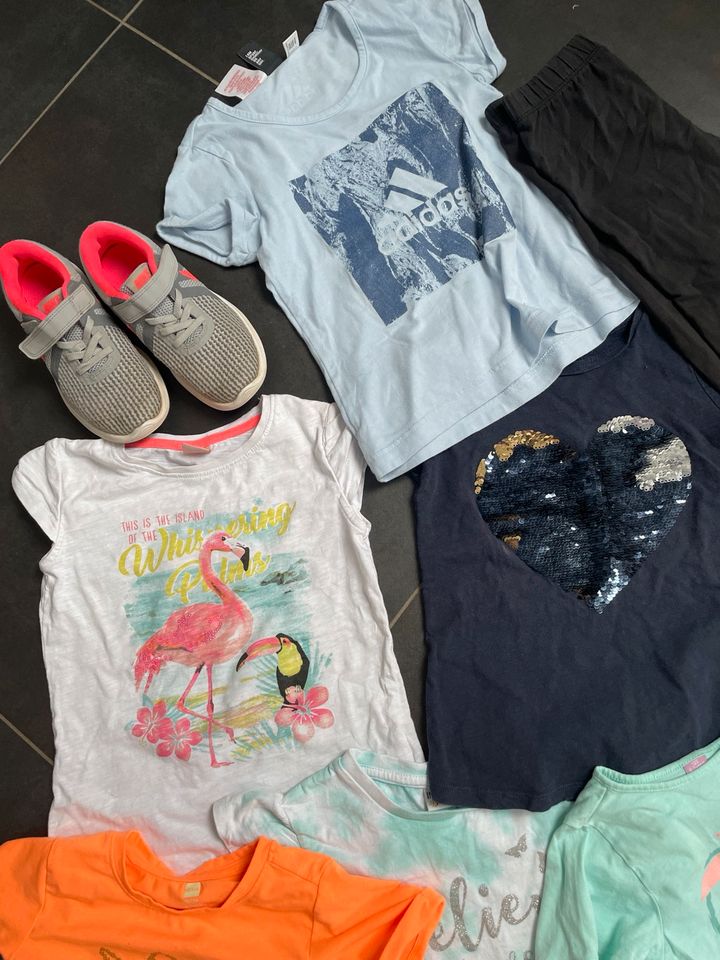 Mädchen Sneaker T-Shirts Kleid Gr. 116/ 122/128 31 Adidas H&M in Inden