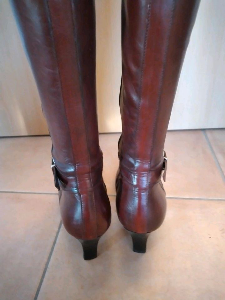 Stiefel Gr. 39 Fa. Yessica in Selfkant
