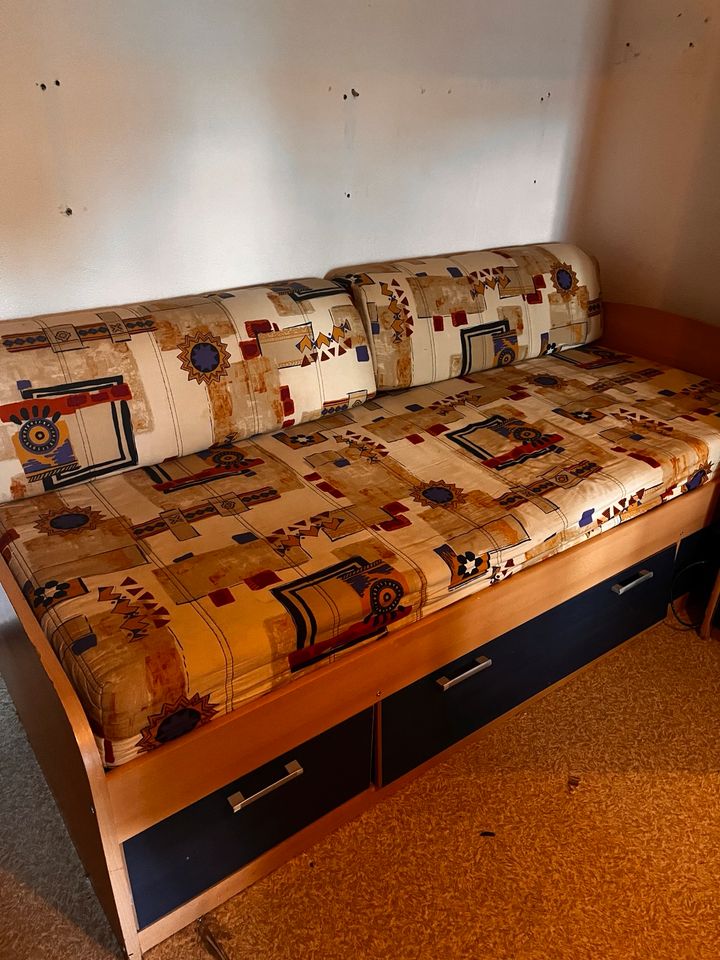 Bett mit Kasten in Heidelberg
