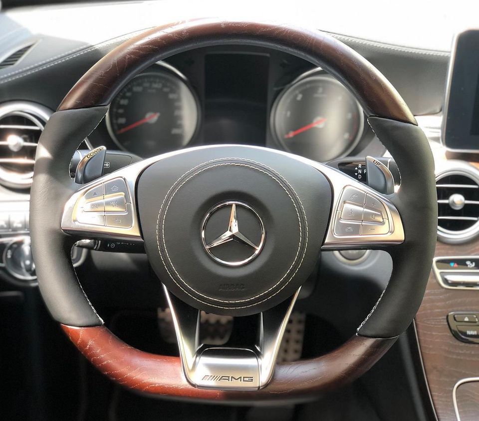 LE TEF Holz Lenkrad für Mercedes-Benz AMG C63 CLS63 GLE63 GLS63 A in Stuttgart