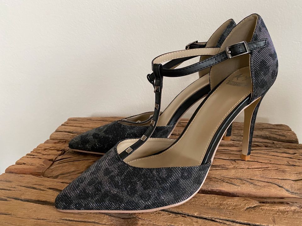 Damenschuhe High Heels Pumps Sandalen Größe 40 neuwertig in Bad Hersfeld