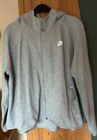 Nike Plus Size Sweatjacke Gr. 3X (50-52) Düsseldorf - Bilk Vorschau