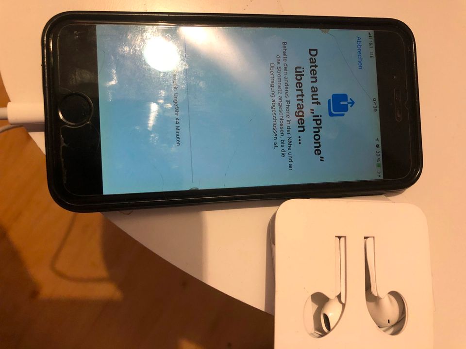 Iphone 6 silber 64GB mit Zubehör 9tlg, gut erhalten in München