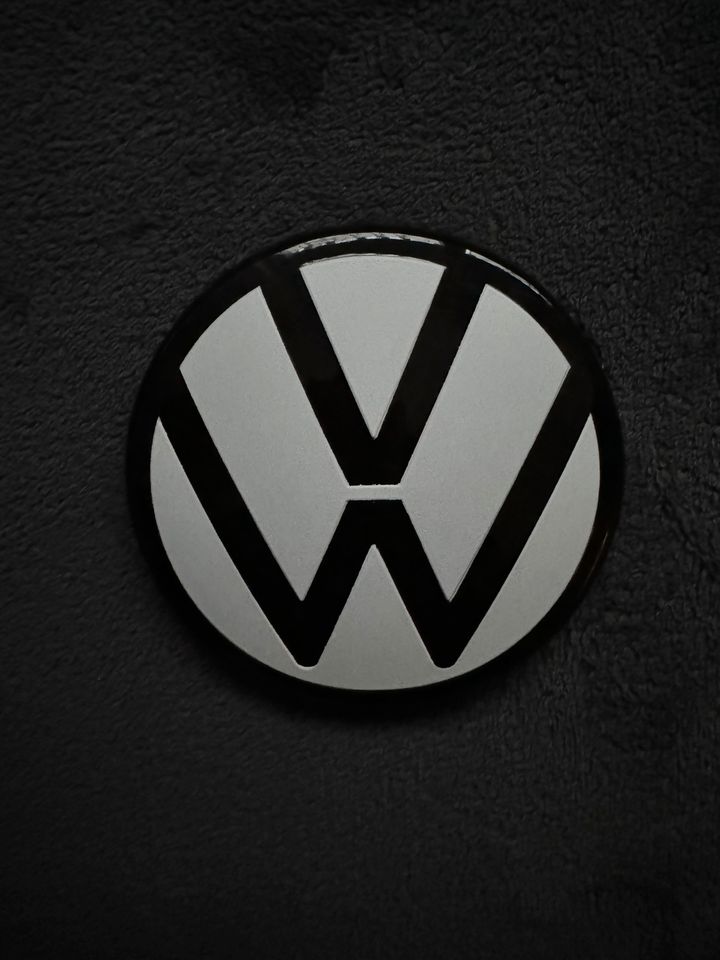 VW Polo AW / GTI, VW Zeichen vorne und hinten, schwarz/weiß ACC in Berlin