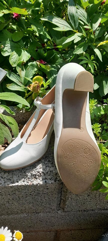 Braut Hochzeit Schuhe weiss mit Riemchen bequem in Saarbrücken