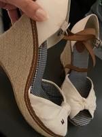 Tommy Hilfiger Sandalen Wedges, weiß, Größe 40 München - Thalk.Obersendl.-Forsten-Fürstenr.-Solln Vorschau