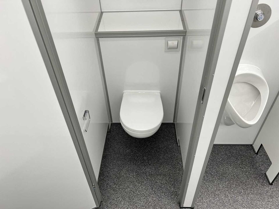 Toilettenanhänger 4 Damen, 2 Herren + 4 Urinale WC Mieten in Lünen
