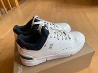 On The Rodger Advantage Sneaker Größe 39 weiß dunkelblau wie neu Niedersachsen - Lüchow Vorschau