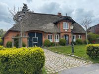 Charmantes Reetdachhaus in guter Lage in Dersau zu Vermieten Schleswig-Holstein - Dersau Vorschau