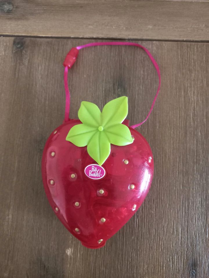 Polly Pocket Fruit Surprise Strawberry Erdbeere 28655 in Berlin - Pankow |  Barbie Spielzeug gebraucht kaufen | eBay Kleinanzeigen ist jetzt  Kleinanzeigen