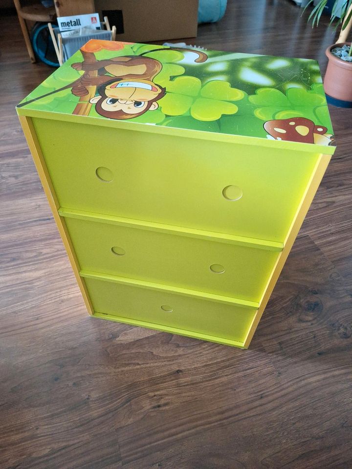 Schrank kinderregal in Friedberg