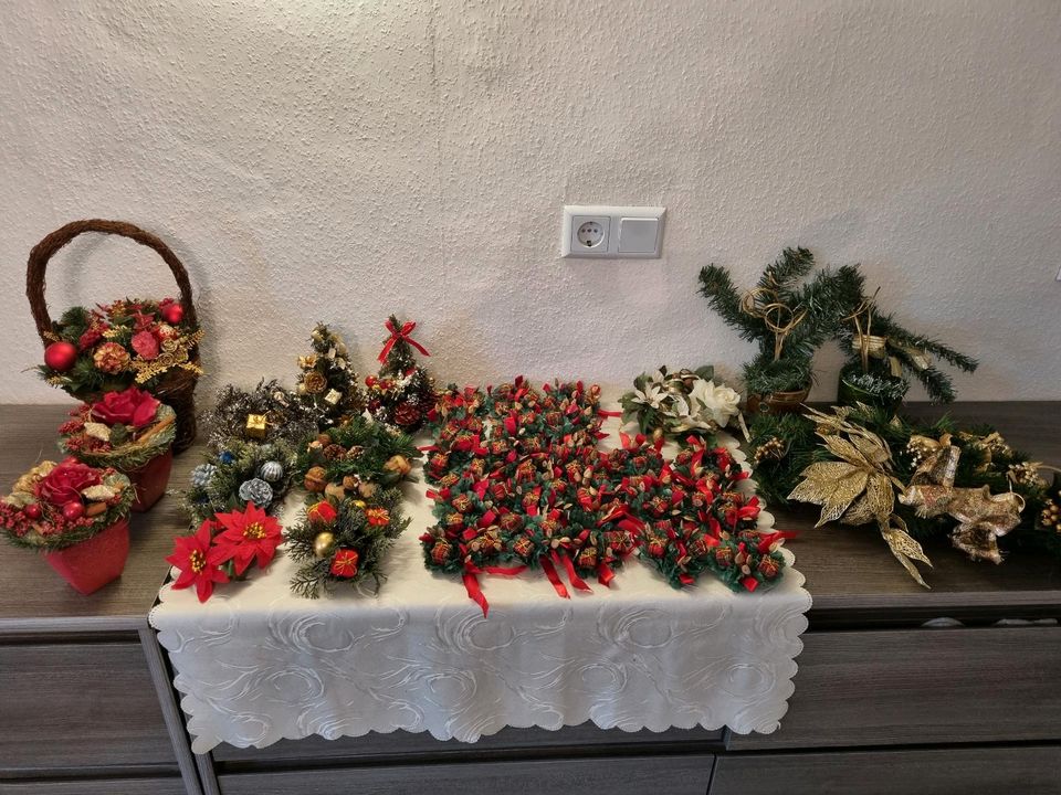 Weihnachten Tischdeko Kerzen Kränze in Untermaßfeld