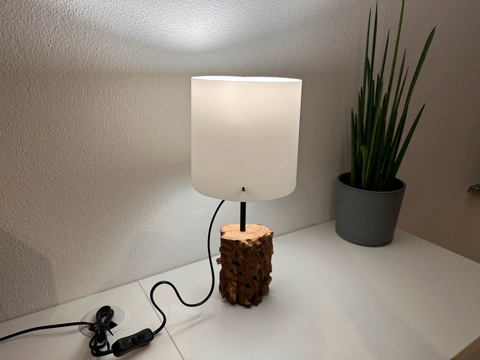 Nachttischlampe modern Schwarz Weiß Holz in Wadgassen