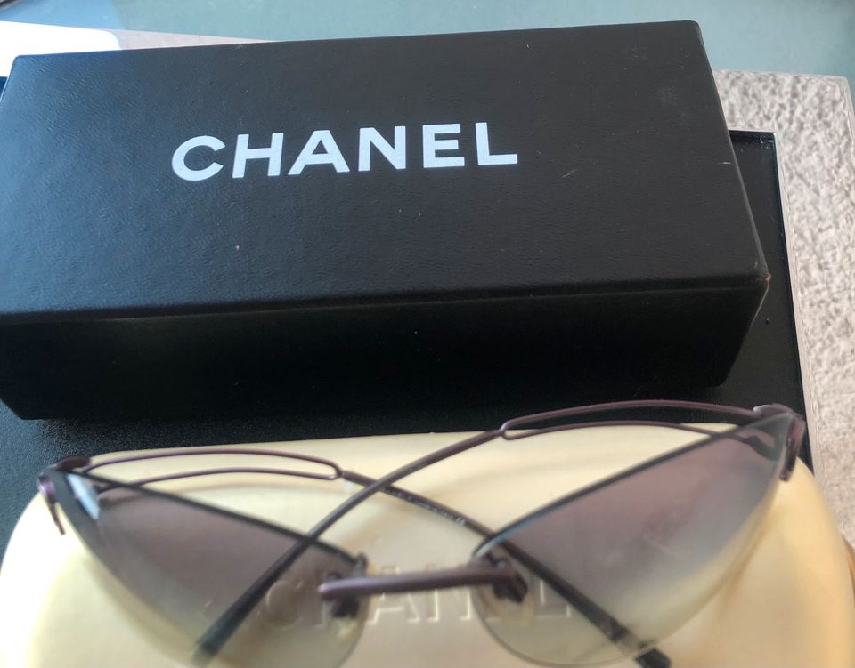 Chanel Designer Sonnenbrille Retro 2 farbig in Wermelskirchen