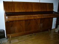 SAUTER Klavier, typisch 50er-Jahre, Nußbaum-Hochglanz, Kult ! Bayern - Augsburg Vorschau