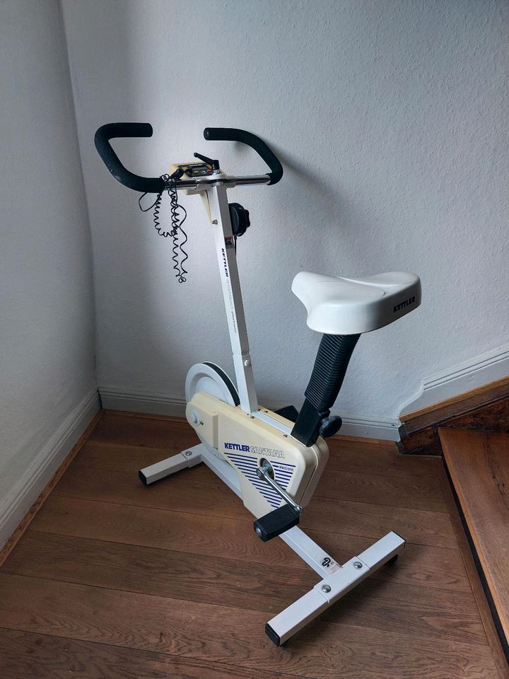 Heimtrainer Trimmrad Kettler Santana Electronic in Hünfeld