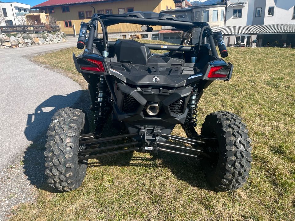 Can am Maverick XRS 2023 SAS Triple Black in Rosenheim