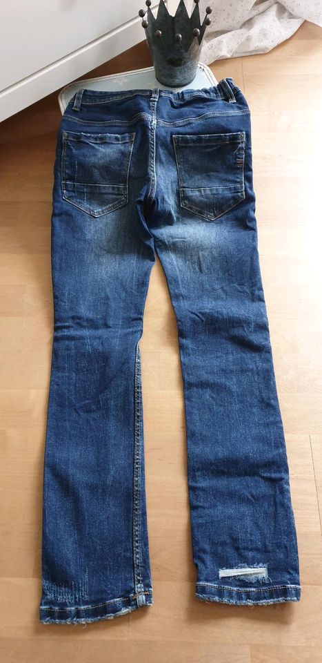 NAME IT Jeans "Silas" dunkelblau used Look Gr.140 wie Neu! in Winsen (Luhe)