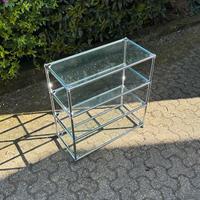 Schönes USM Haller Regal | Glasböden | Sideboard / Highboard | Zeitloser Designklassiker | Regal / Kommode / Vitrine | Flur / Wohnzimmer / Büro | Design Düsseldorf - Pempelfort Vorschau