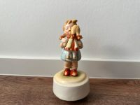 Spieluhr aus Porzellan - Mädchen mit Puppe Nordrhein-Westfalen - Mettmann Vorschau