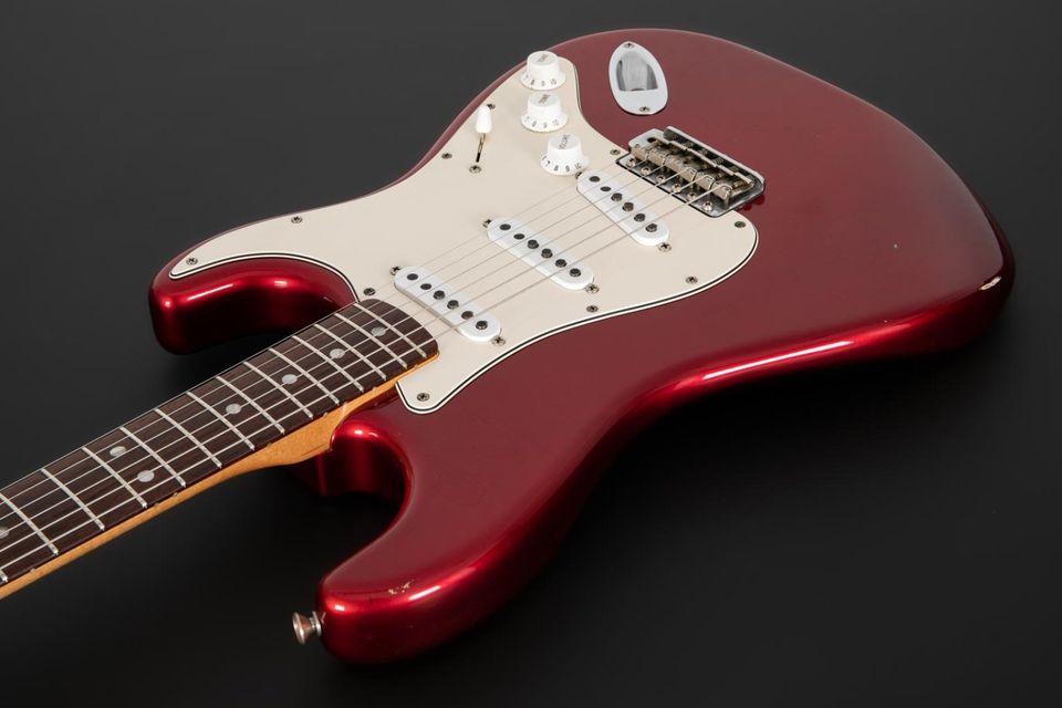 2004 Fender Custom Shop ’66 Stratocaster Relic Candy Apple Red in Paderborn