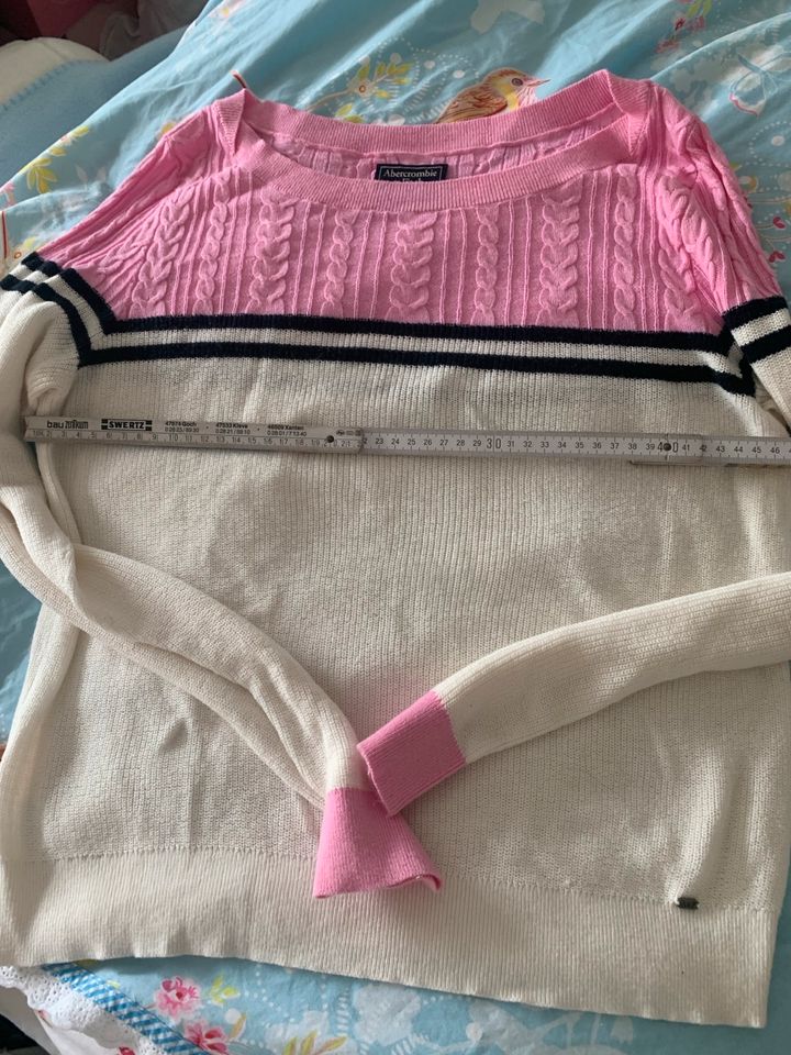 Abercrombie &Fitch Pullover Gr M in Düsseldorf