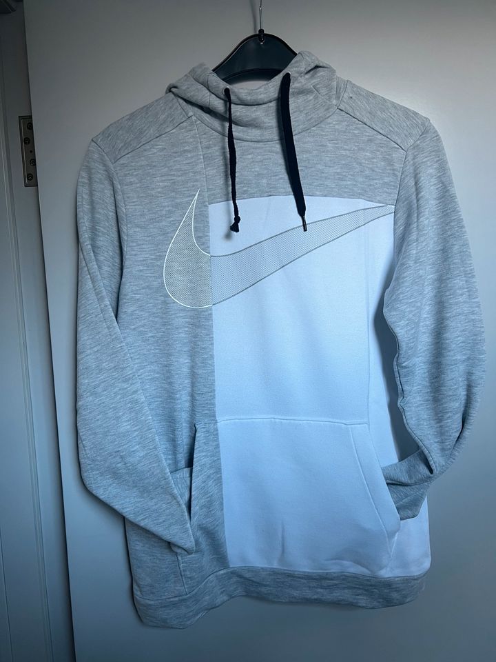 NIKE Pulli mit Kapuze, Gr. S, grau-weiß, neuwertig in Kleve