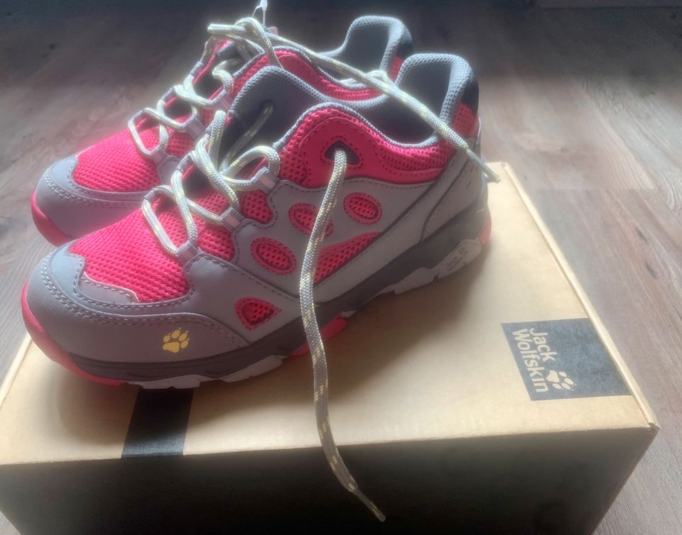 Jack Wolfskin Kinder MTN Wanderhalbschuhe Gr. 33 Neu Pink in Ebermannstadt