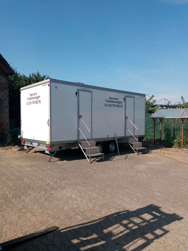 Toilettenwagen WC Klowagen  Hochzeit Garten Event Landkreis Stade in Harsefeld