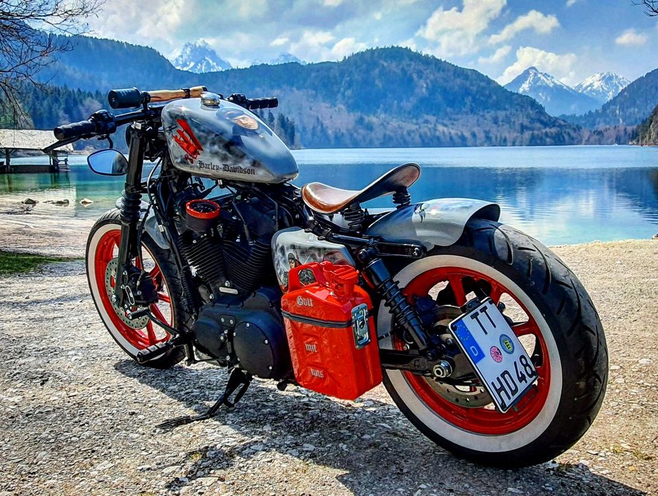 Harley-Davidson Iron 1200 Sportster Projekt Bike "Der rote Baron" in Meckenbeuren