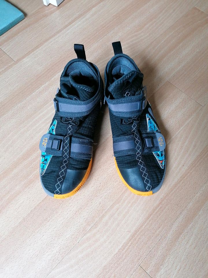 Coole Sportschuhe von Nike. Gr. 38,5 in Speyer